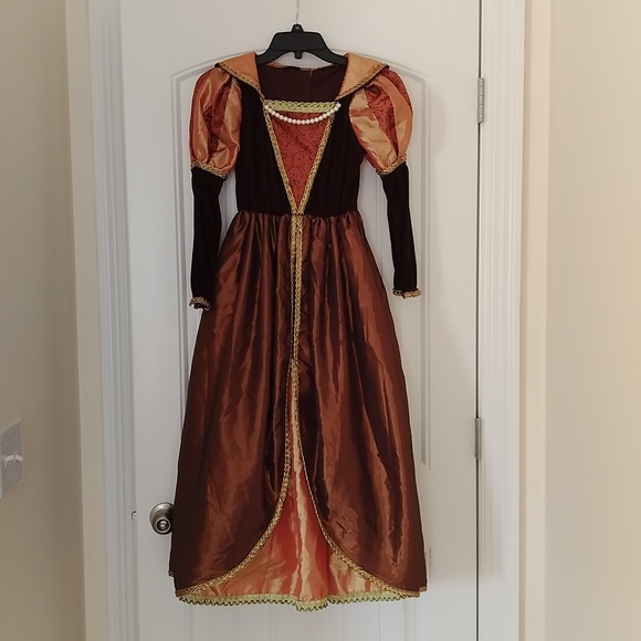 Renaissance Dress - Picture 2 of 5